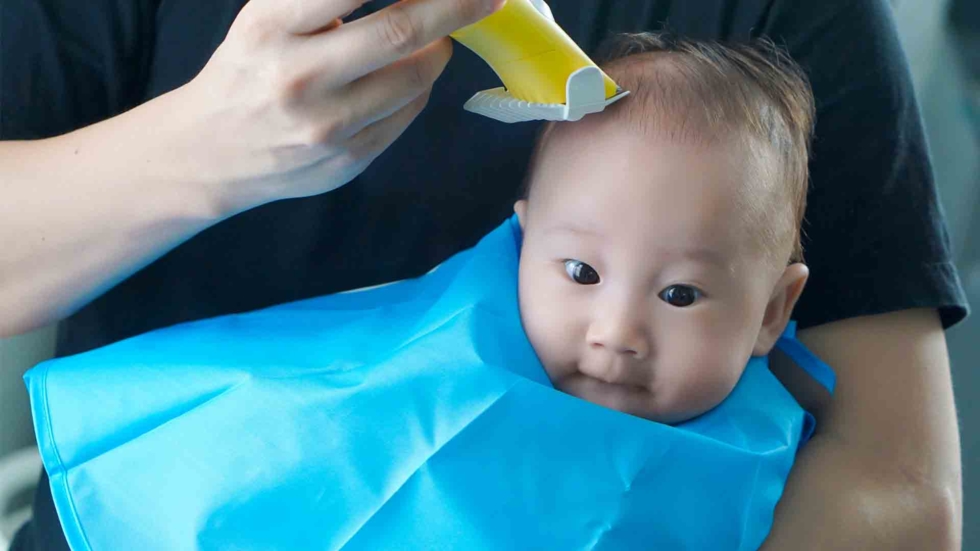 Panduan Perawatan Rambut Bayi Baru Lahir Bagi Ibu Baru